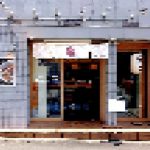 京橋駅からすぐの1階路面店です。(外観)